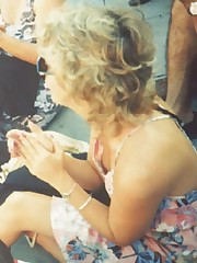 Downblouse Shots upskirt pictures