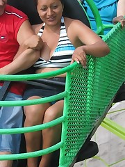 Babe flashed on a ride. Accidental upskirt, in public