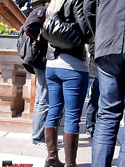 Pretty amateurs wearing sexy jeans