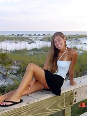 Provoking upskirt pictures