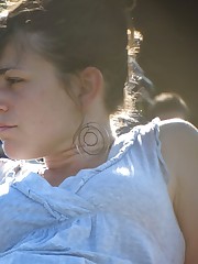 Crossed legs upskirt, of cute blonde peeked in a park. upskirt pussy