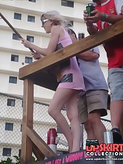 Crazy sitting upskirt! She spreaded her legs in mini skirt! upskirt shot