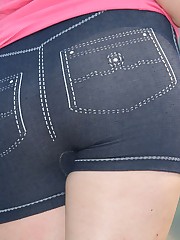 Hottie's tight booty shorts teen upskirt