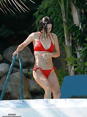 Courtney Cox in tiny bikiniCox up skirt pic