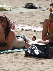 A girl removing her micro bikini at the Peka Peka upskirt pic