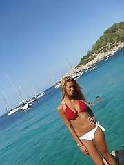 A girl stripping out of her bikini on the La Joya Nude upskirt photo
