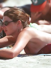 Downblouse Shots upskirt pictures upskirt no panties