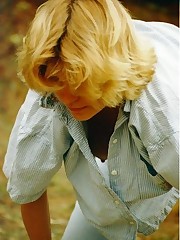 Downblouse Shots upskirt pictures upskirt no panties