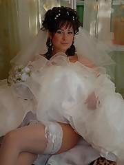 Gal of Sweet Teen Bride upskirt shot