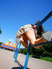 Planet Upskirt sexy upskirt show girl celebrity upskirt