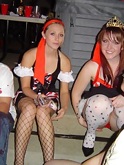 Pantyhose upskirts, pantyless upskirts, and even more up skirt pic