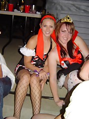 Pantyhose upskirts, pantyless upskirts, and even more celebrity upskirt