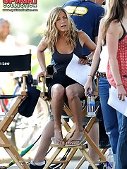 Jennifer Aniston upskirt pictures upskirt no panties