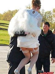 Beautiful and sexy upskirt bride up skirt pic