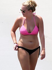 Every detail of chicks in bikinis upskirt pantyhose