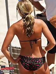 Voyeur hunter caught many bikinis upskirt pic
