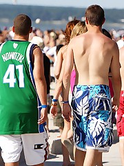 Voyeur hunter caught many bikinis upskirt picture