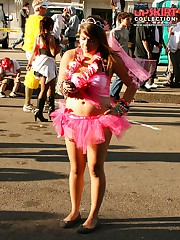 Horny panties peeking up the skirt upskirt shot