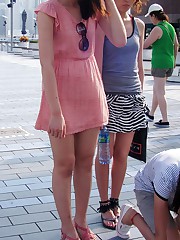 Horny panties peeking up the skirt up skirt pic