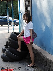 Wearing cloths that uncover upskirts upskirt pantyhose