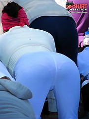 Sexy tight jeans pics of amateurs upskirt no panties