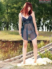 Hot babes in pants and without celebrity upskirt