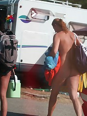 Smiling girls providing free nudism upskirt pic