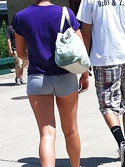 Girls in short shorts on weekend celebrity upskirt