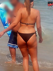 Amateur fems get bikini ass on cam upskirt pussy