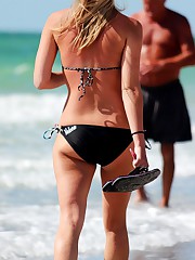 Girls putting on their sexy bikinis upskirt pic