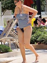 Wet bikini cameltoe on voyeur cam celebrity upskirt