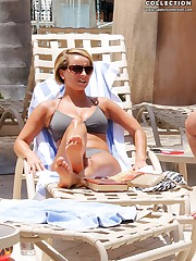 Super hot bikini girls all naked up skirt pic