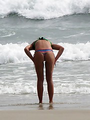Beauties with hottest bikini butts celebrity upskirt