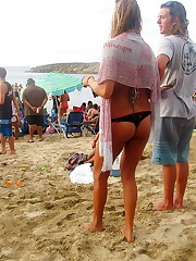 Tight bikini wrapping big sexy ass upskirt picture