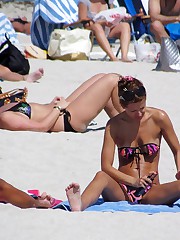 Girls showing hot goodies in bikini upskirt shot