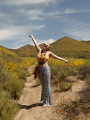 Who is ready to hit the trails? I like smoking hella weed, barking at the moon, and taking long hikes during springtime with beautiful, tall, buxom blondes. I have no idea why it is so hard to find a partner. Anyways, Harley Woodburn enjoys the desert climate of Southern California. Stay yellow. upskirt pic