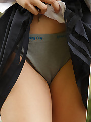 Kai Marley and I visited the Bergamot Station in Santa Monica where the art struggle is real. Plenty of overpriced crap mixed in with a few rare gems. I once thought that becoming an artist would be a great way to avoid real work. I just needed to be clever and build hype around myself, then the suckers and the monies would follow. I was partially correct. I now realize that being successful as an artist also requires talent, thought, hard work, and luck, among other things. Don't be fooled by the multitude of shit-art with red dot stickers. No one is buying that garbage. celebrity upskirt