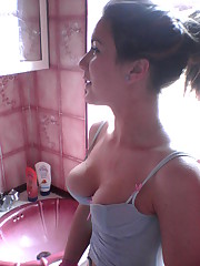 Amateur dolls willingly demonstrating upblouse