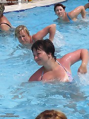 Chick's red bikini bra seems to be too loose