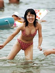 Downblouse Shots upskirt pictures