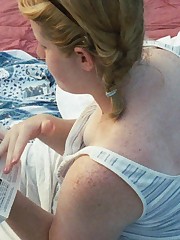 Downblouse Shots upskirt pictures