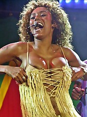 celebrity upskirt nipslip picture gallery