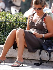 Nice round knees exposed up skirts