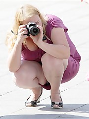 Man spying up girls short skirts