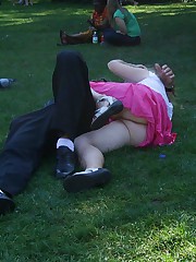 Keeping legs stretched on upskirt cam
