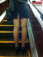 Girls with hot smiles sexy up skirts